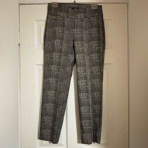 Women’s Pants Flat front HR straight leg Small
